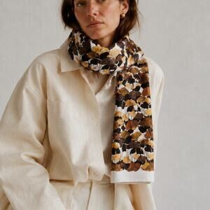 Gucci Authentic 100% Silk Scarf Ginkgo Leaf Print Ivory Brown Italy